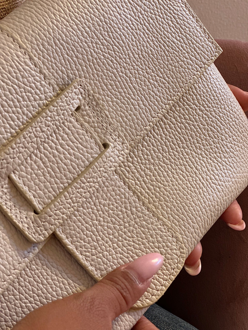 LIDIA - Bustina con patta in pelle martellata e tracolla
